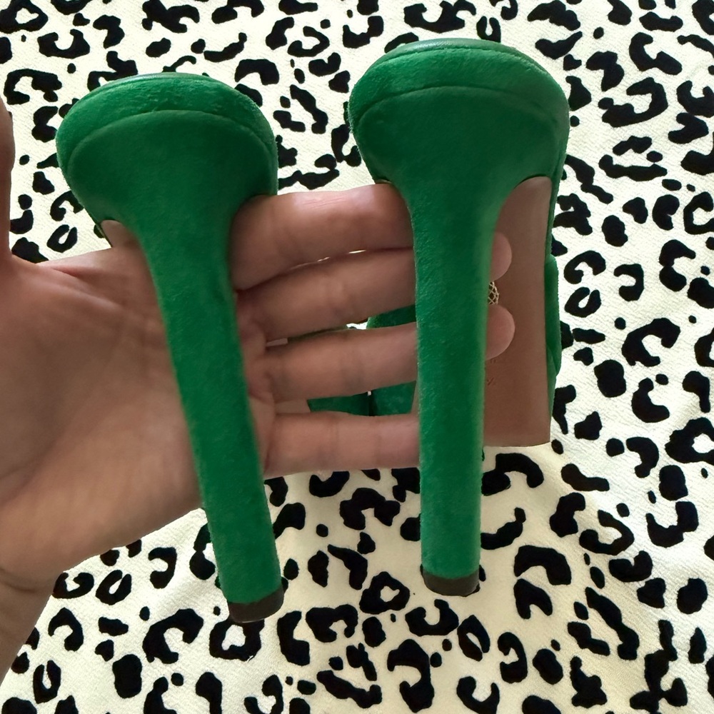 STUNNING KELLY GREEN SUADE AQUAZZURA MULES 💚 - Picture 4 of 6